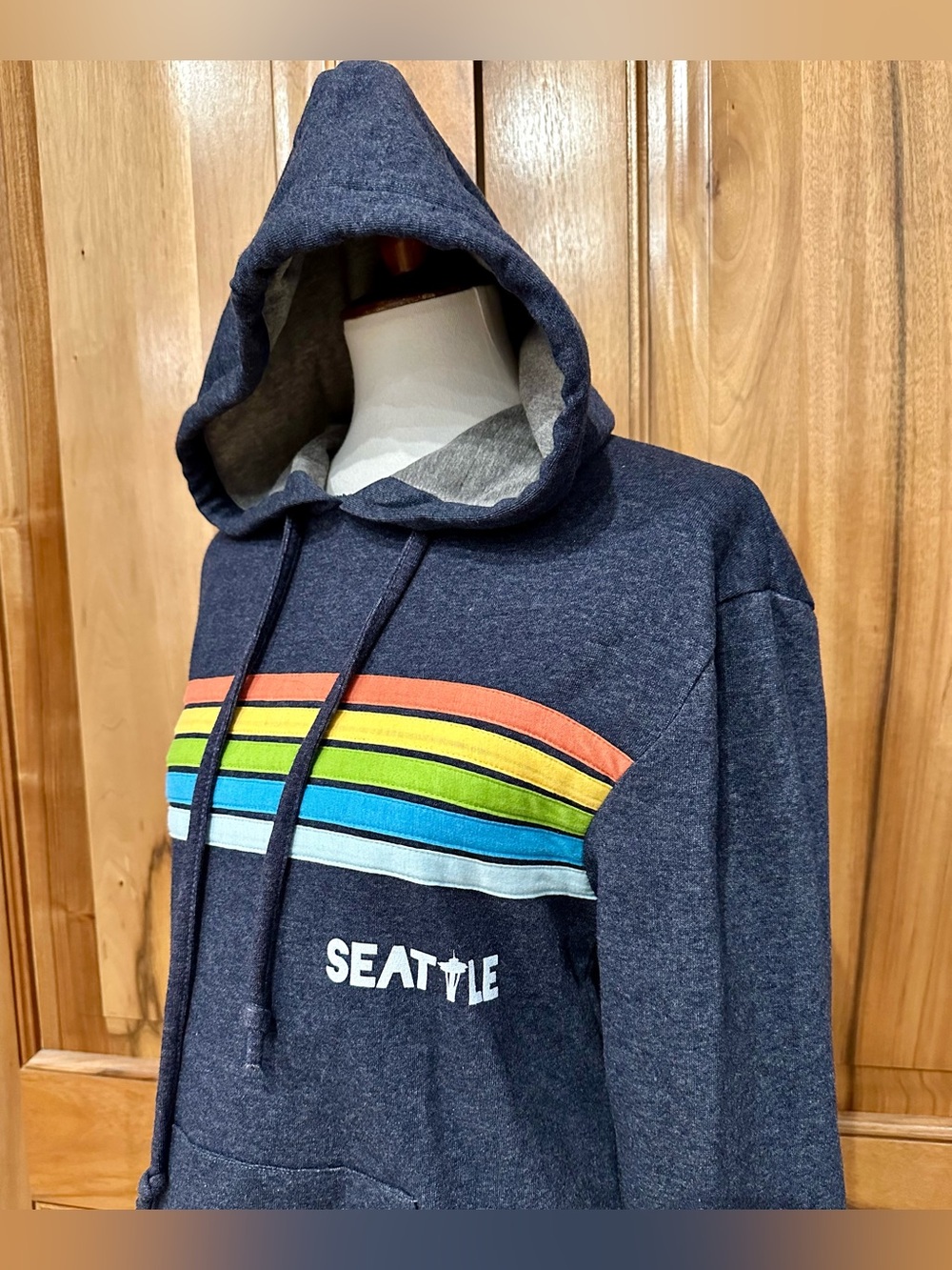 Super Soft Seattle Sweatshirt/Hoodie, Quilted Rainbow, Spaceneedle Detail EUC, S - Picture 12 of 12